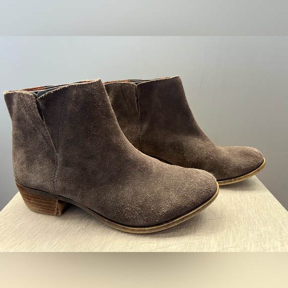 Lucky Brand Ankle Booties - Picture 3 of 9